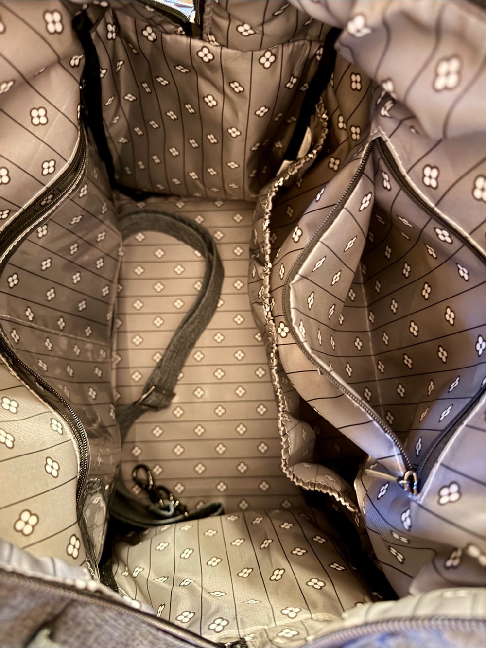 Lug Trolley Bus Duffel Bag - Picture 4 of 4